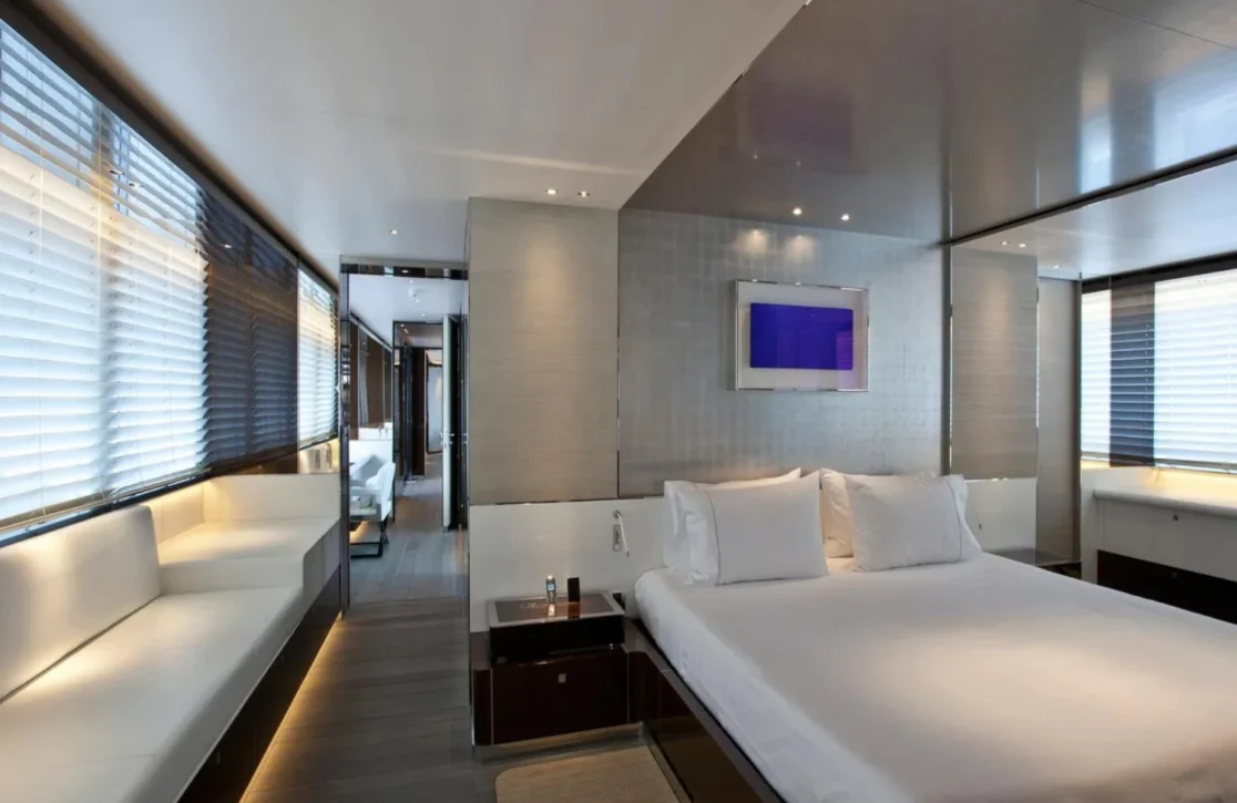 An image of Knight yacht