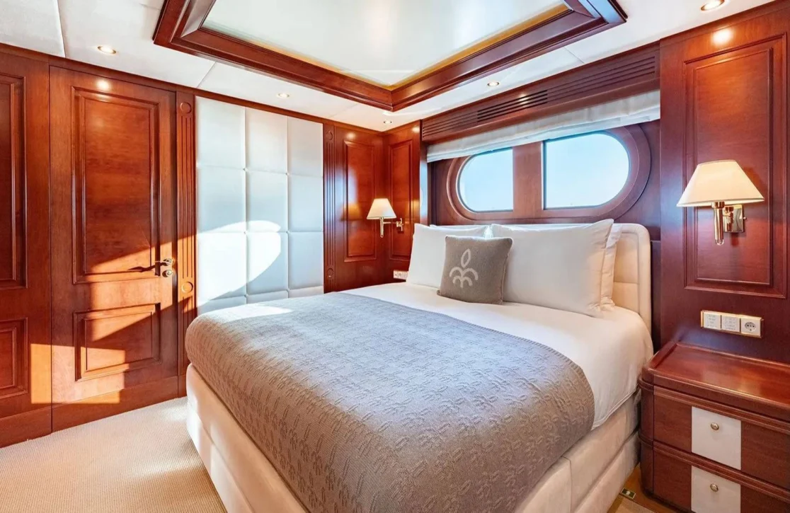 An image of Tirea yacht