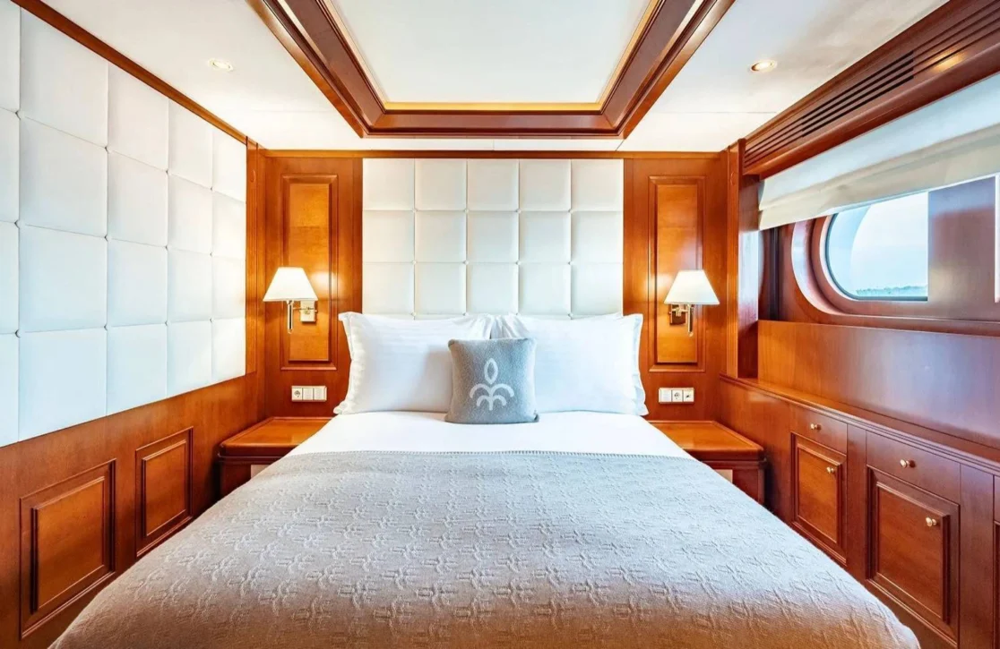 An image of Tirea yacht