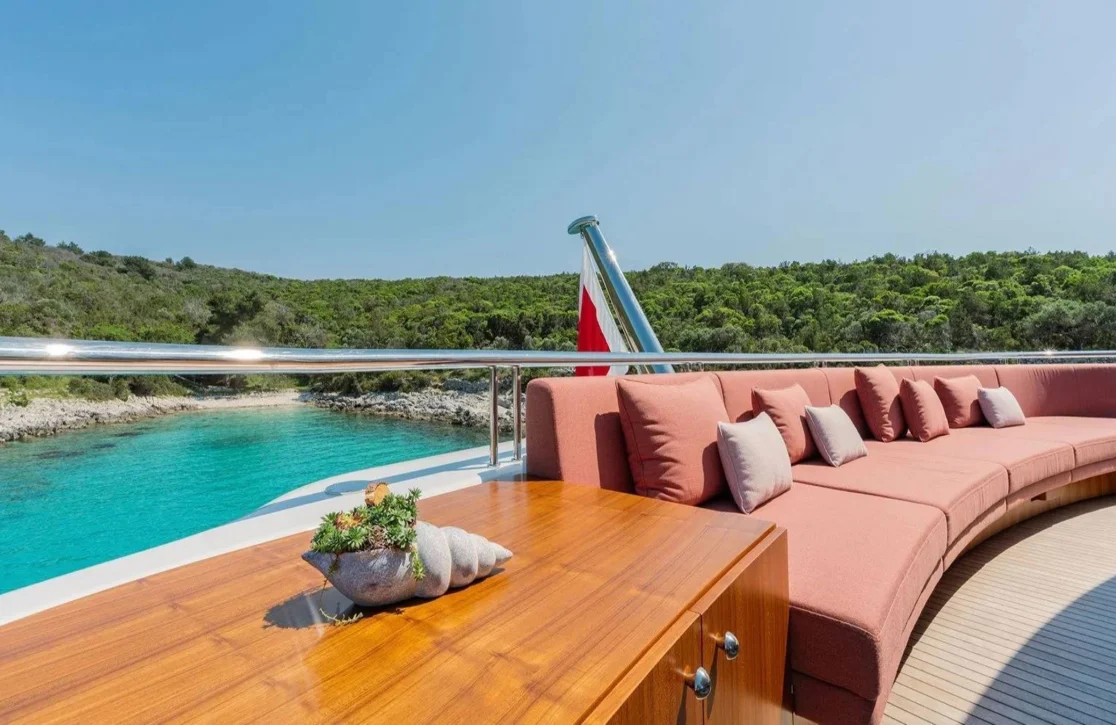 An image of Tirea yacht