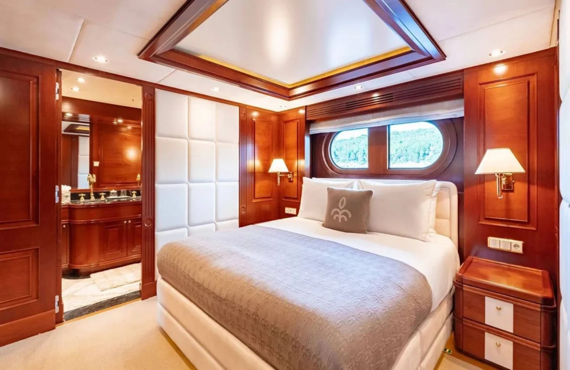 An image of Tirea yacht