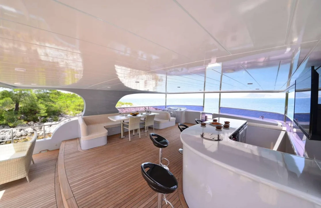An image of Immersive yacht