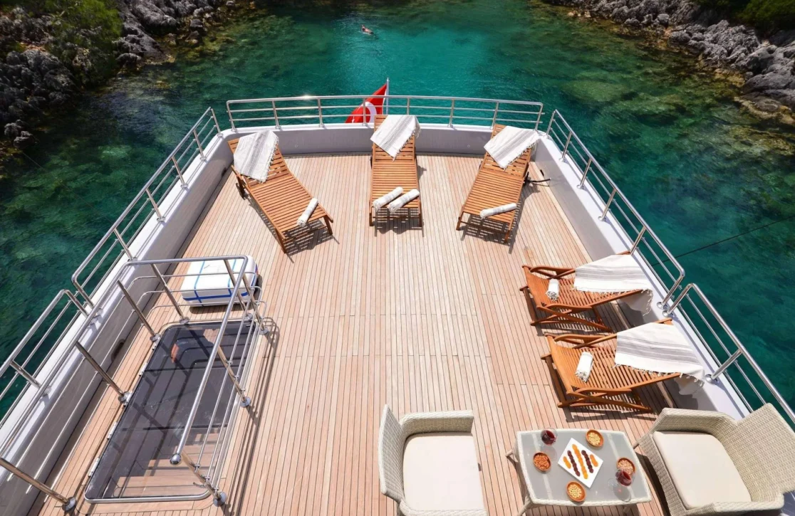 An image of Immersive yacht