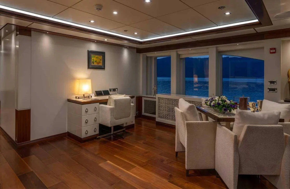 An image of Immersive yacht
