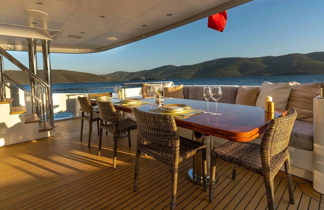 An image of Immersive yacht