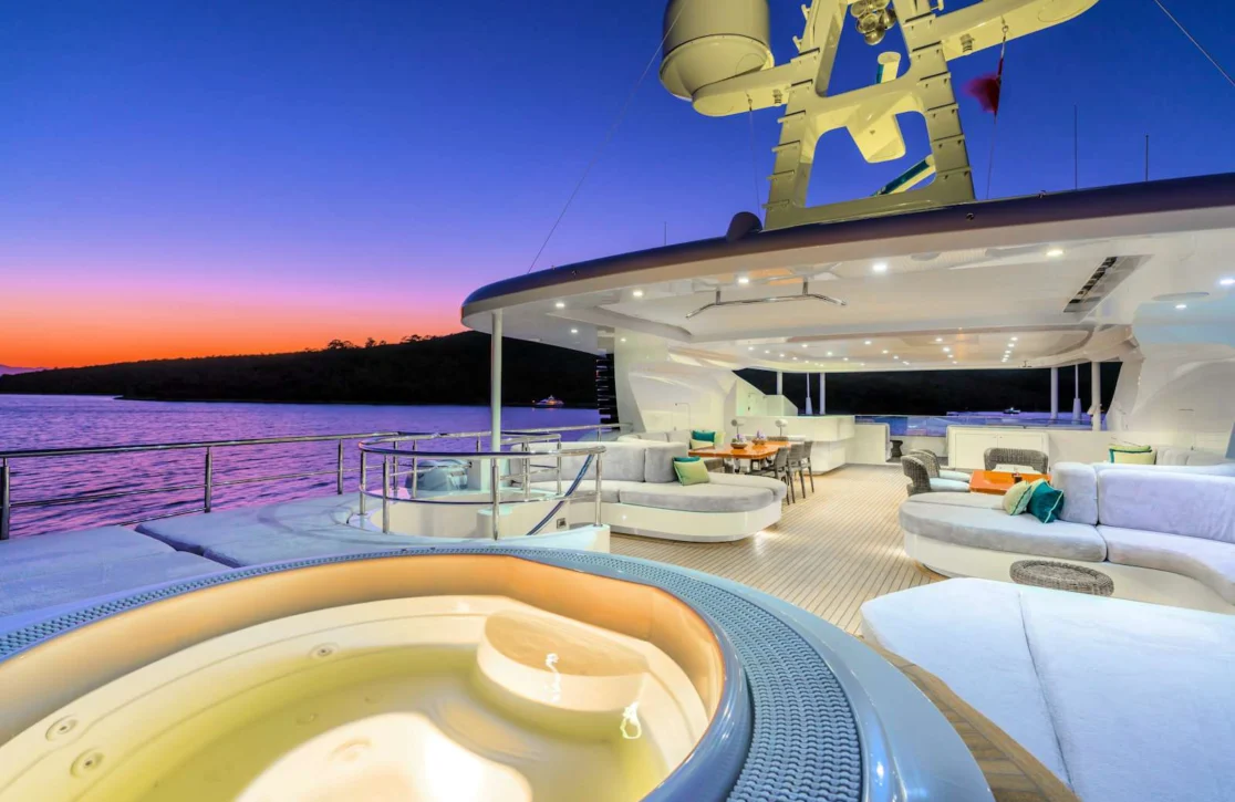 An image of Immersive yacht