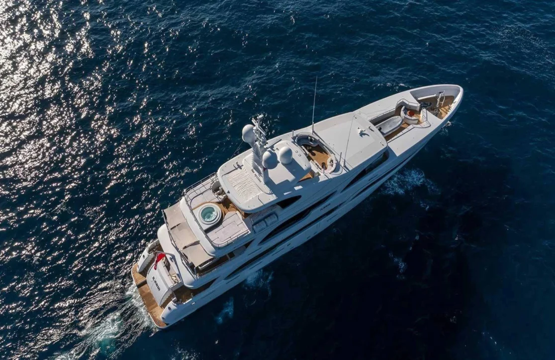An image of Immersive yacht