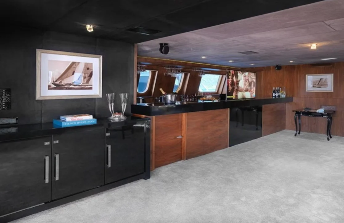 An image of Queen Mare yacht