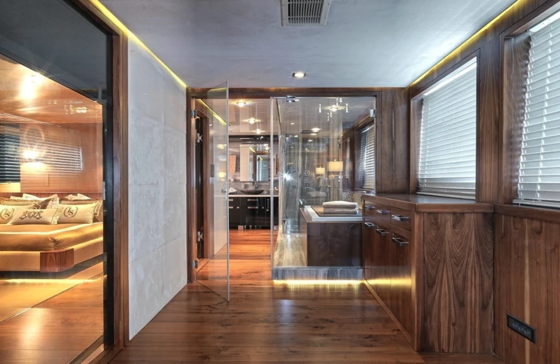 An image of Queen Mare yacht