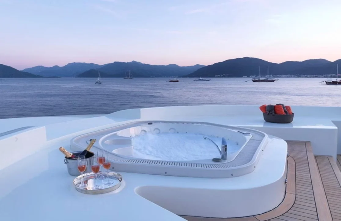 An image of Queen Mare yacht