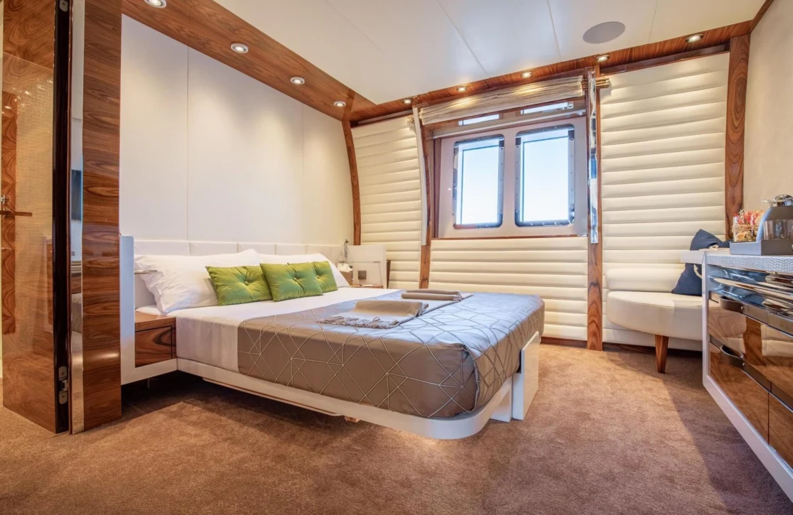 An image of Hatt Mill yacht