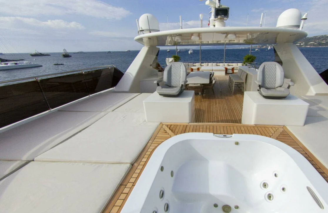 An image of Darling yacht