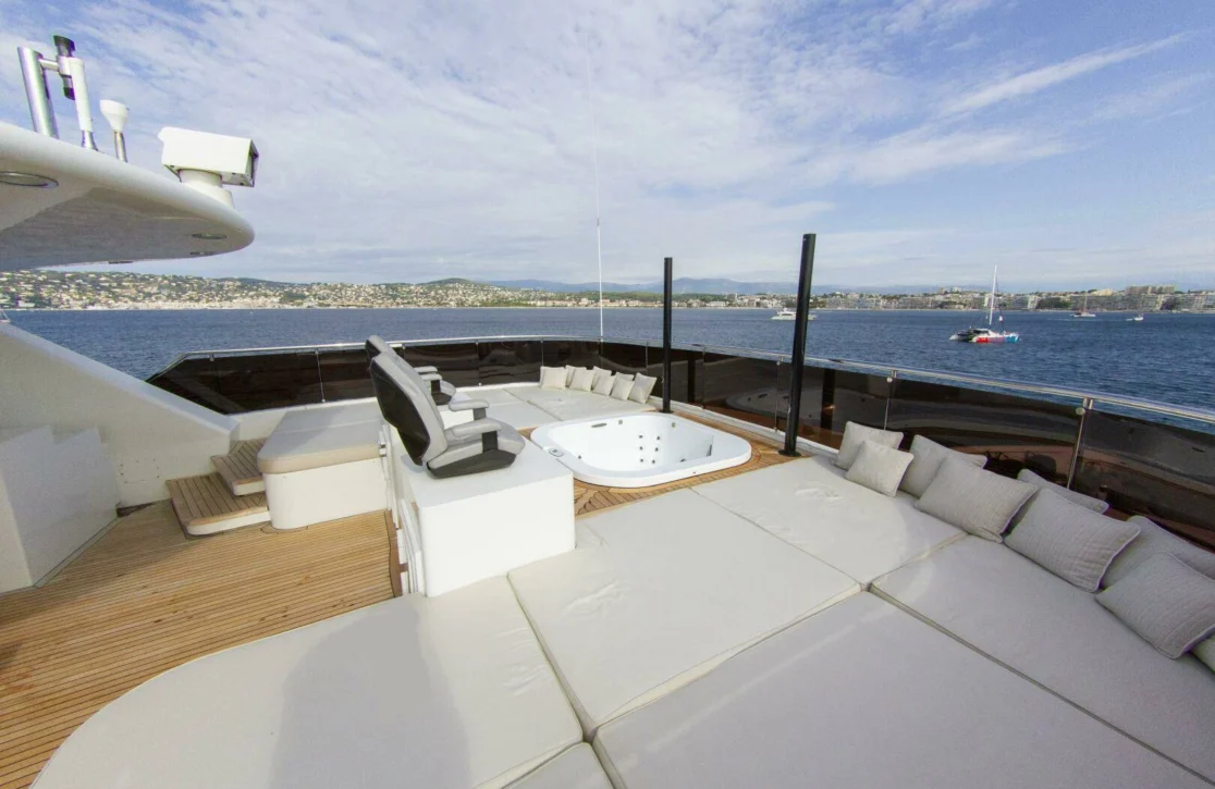 An image of Darling yacht