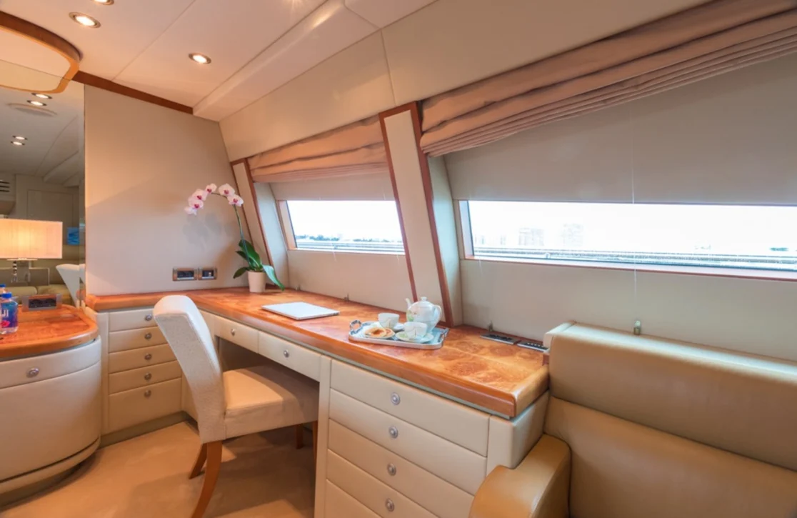 An image of Picnic yacht