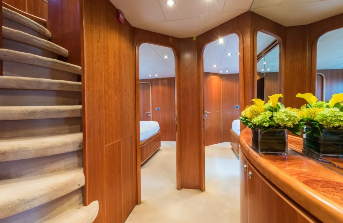 An image of Picnic yacht