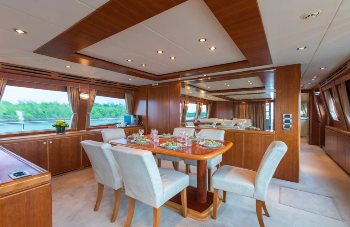 An image of Picnic yacht