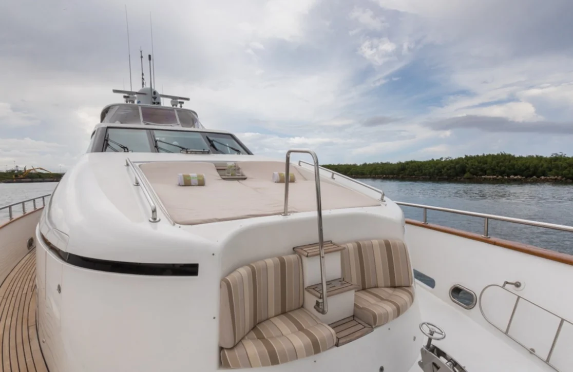 An image of Picnic yacht