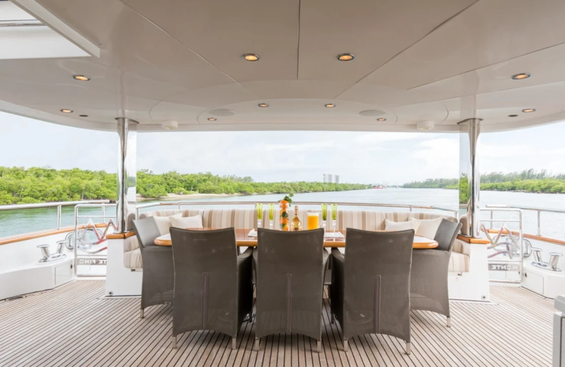 An image of Picnic yacht