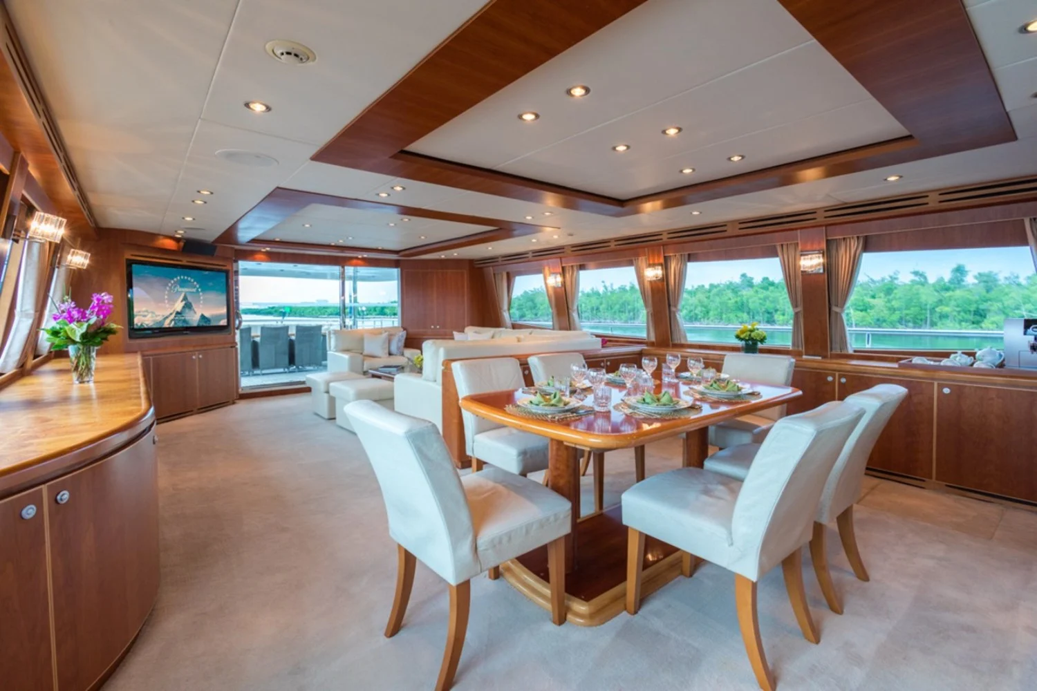 A preview of interior Dining
