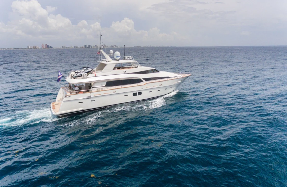 An image of Picnic yacht