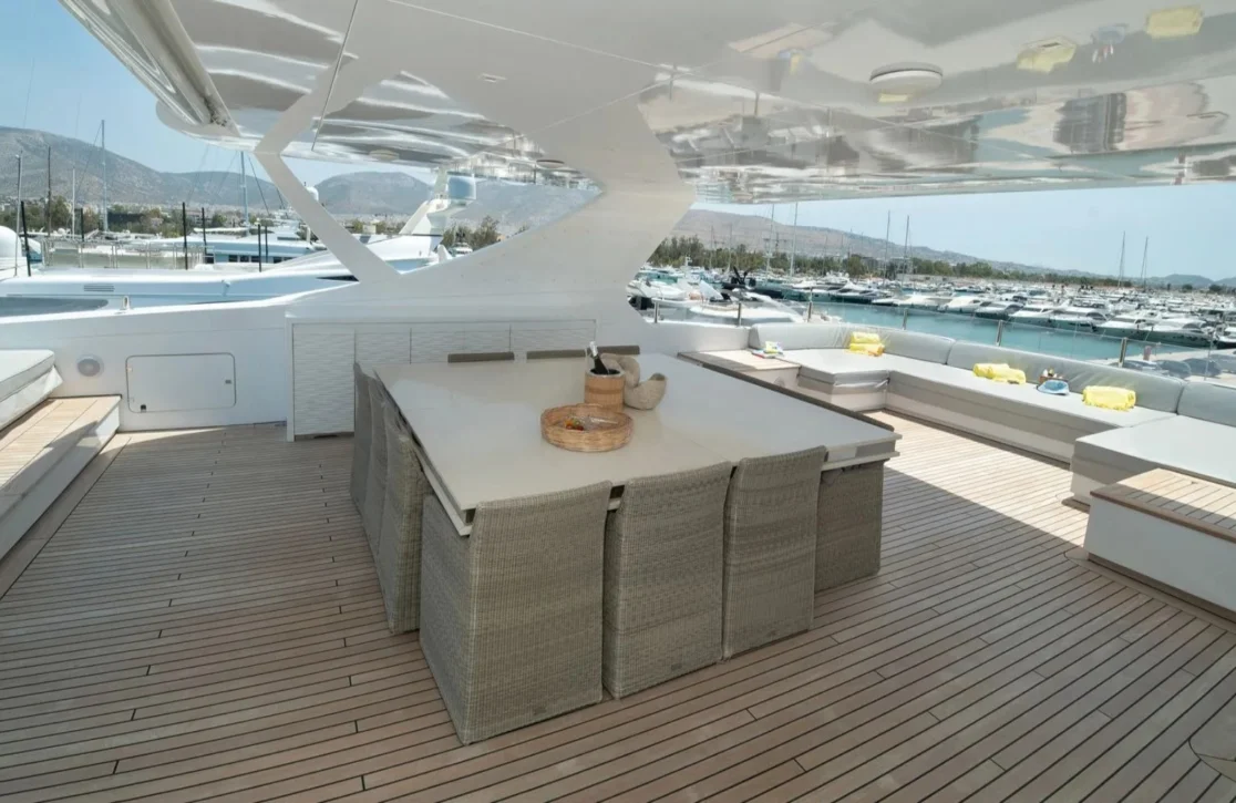 An image of Ipanemas yacht