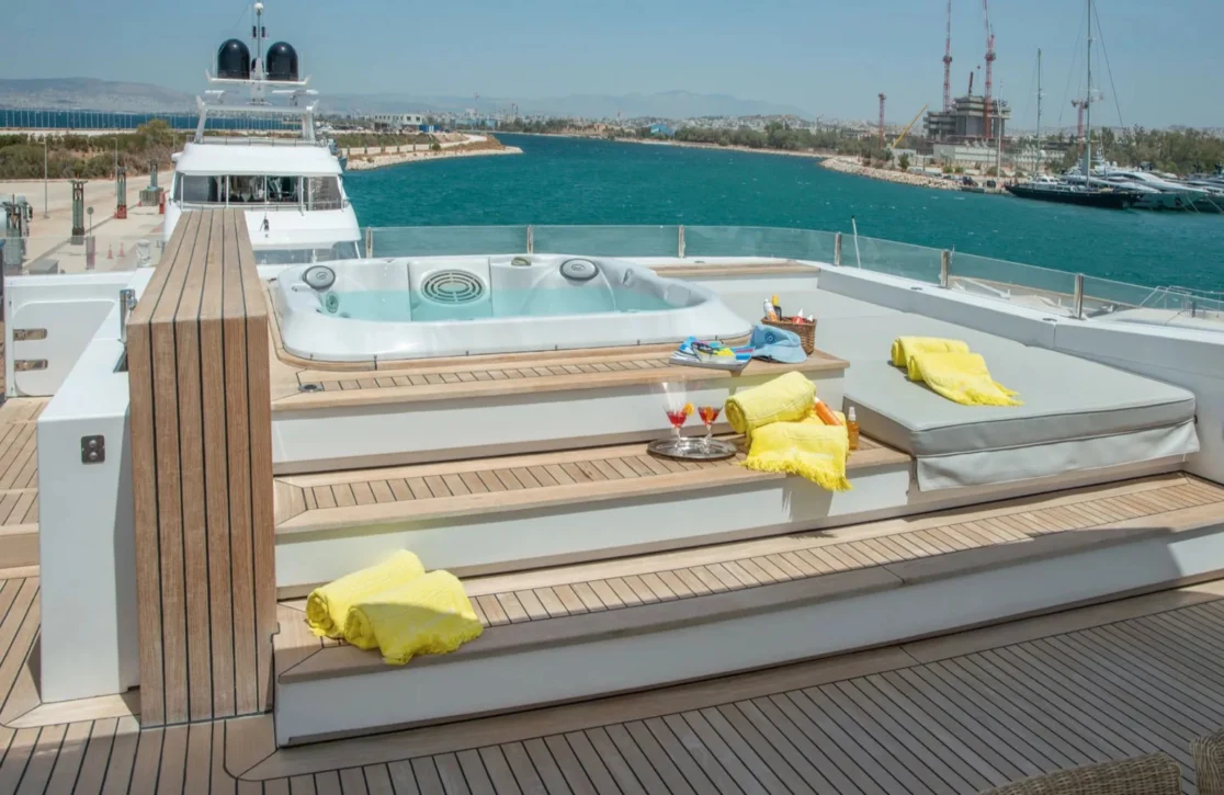 An image of Ipanemas yacht