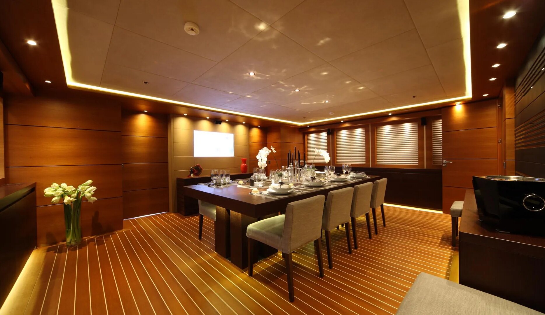 A preview of interior Dining