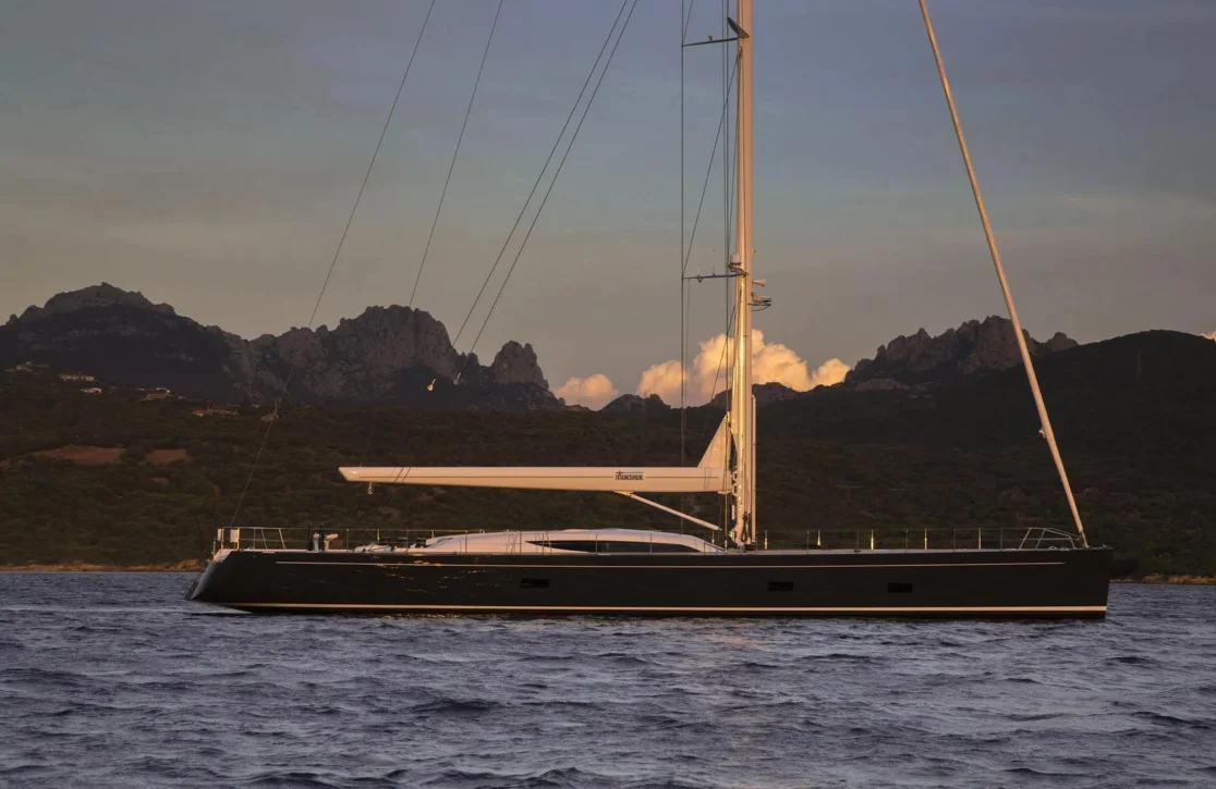 An image of Inukshuk yacht