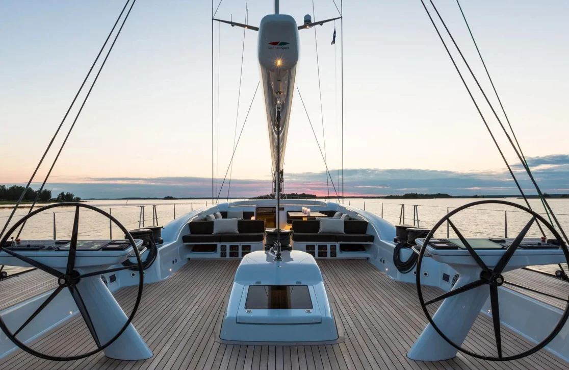 An image of Inukshuk yacht
