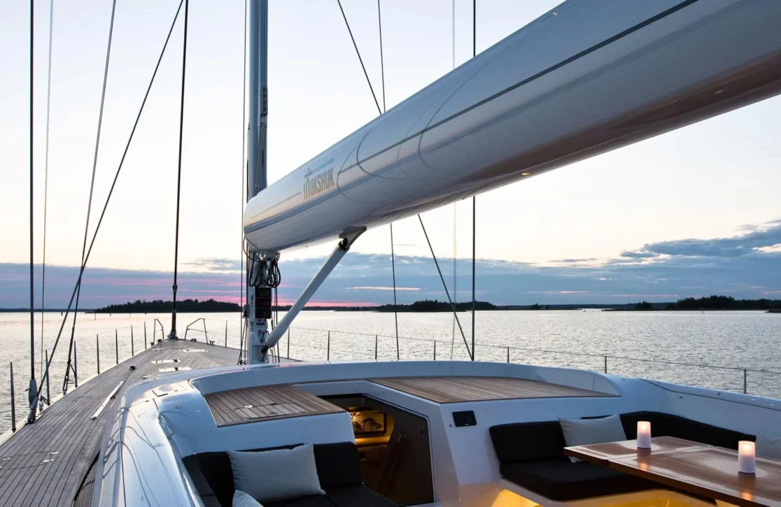 An image of Inukshuk yacht
