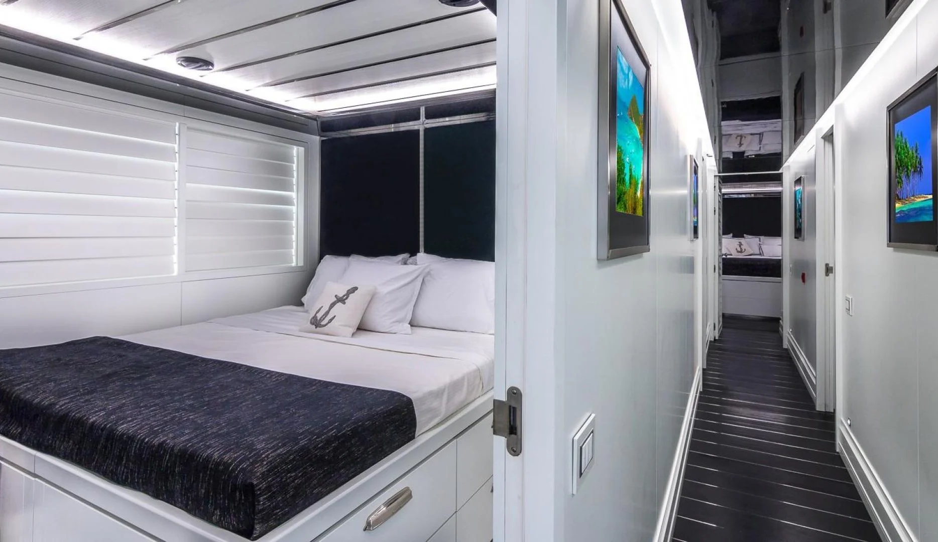 A preview of interior Bedroom cabin