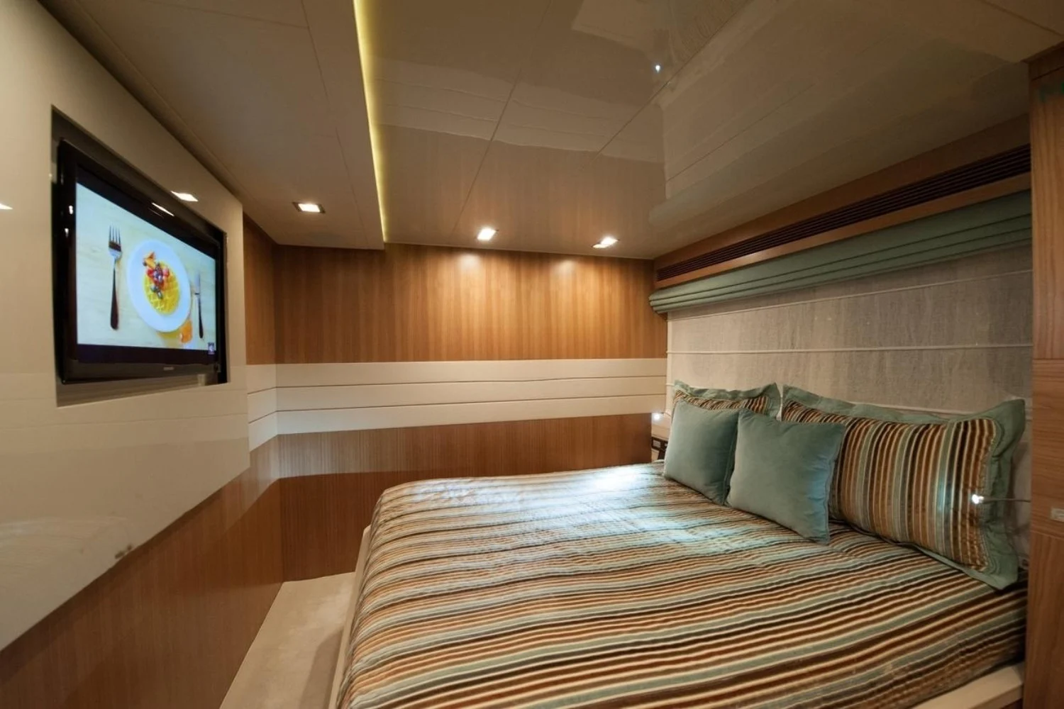 A preview of interior Bedroom cabin