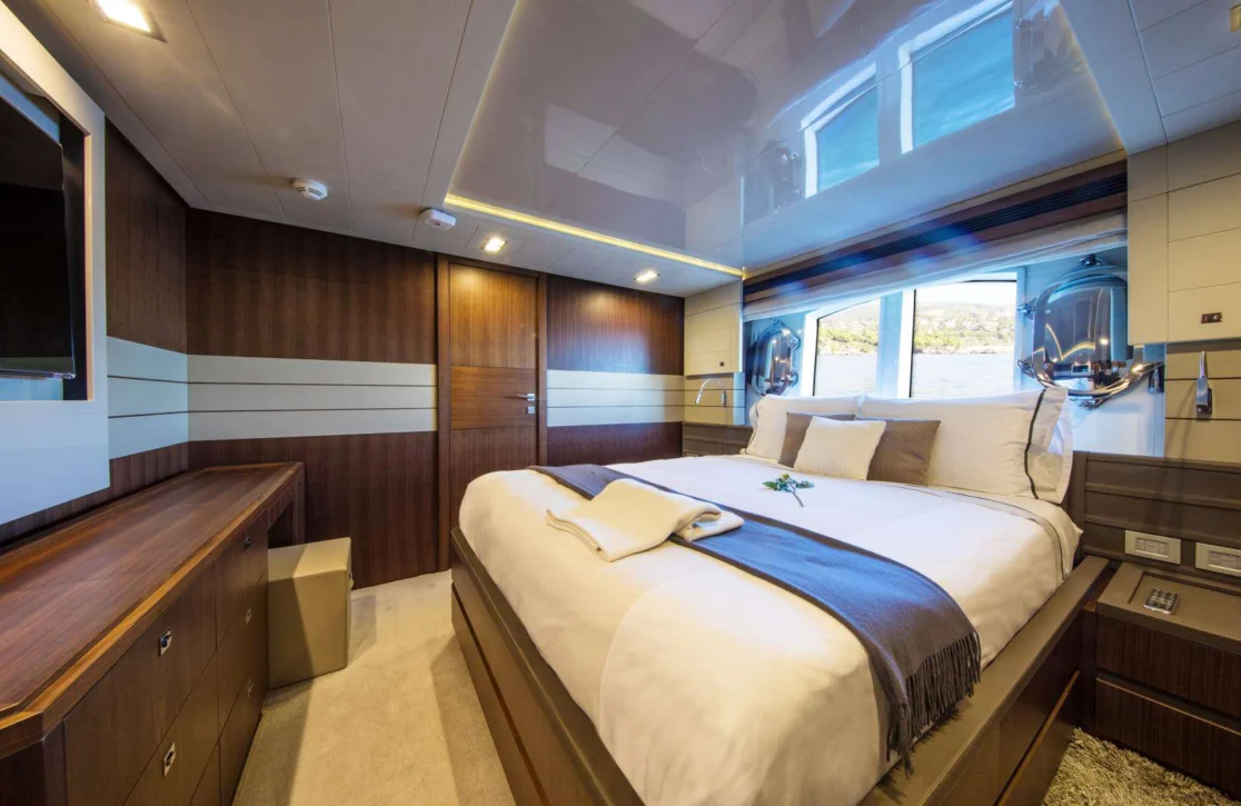 An image of Amore Mio yacht