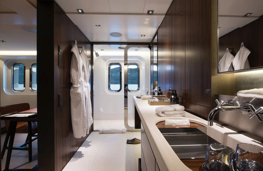 An image of Cloudbreak yacht