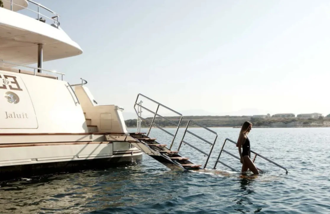 An image of E & E yacht