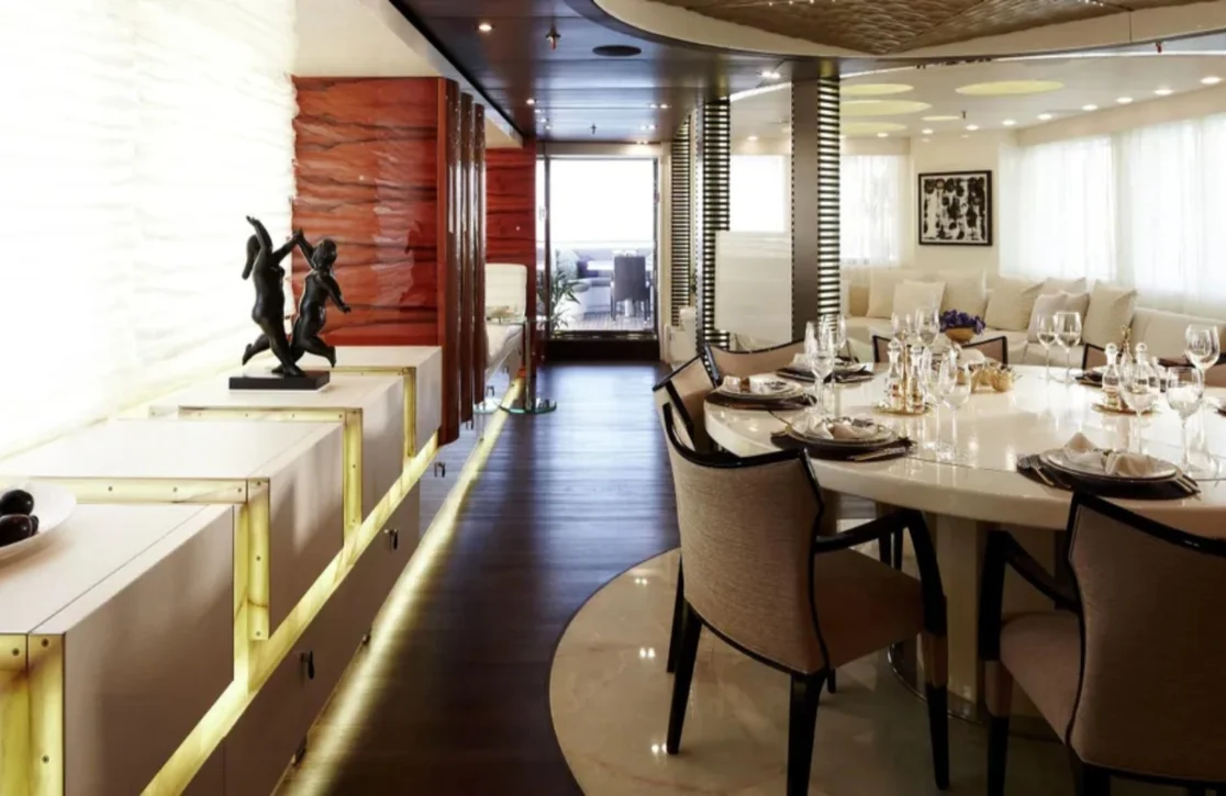 An image of E & E yacht