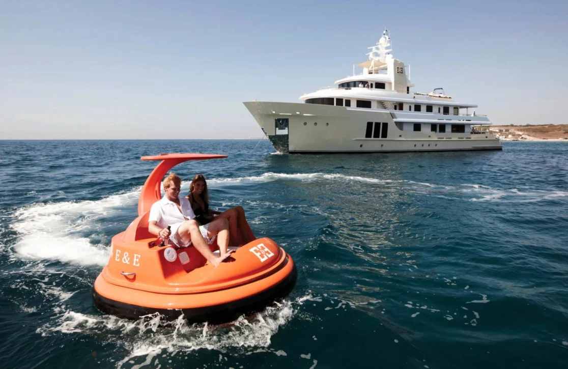 An image of E & E yacht