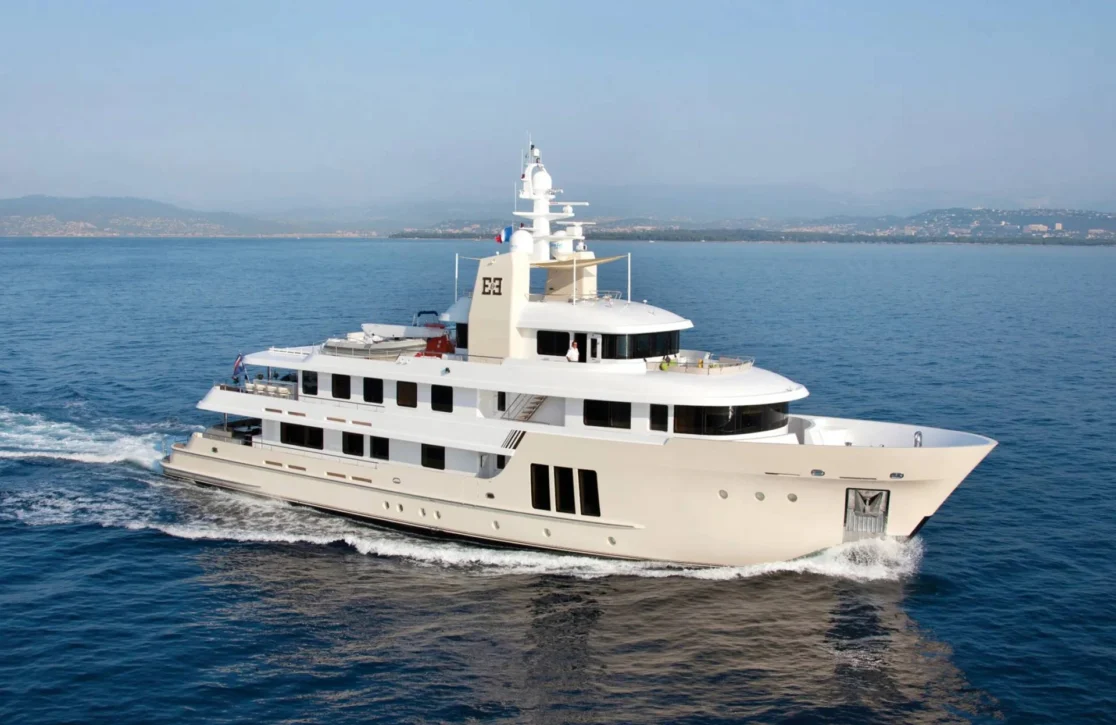 An image of E & E yacht