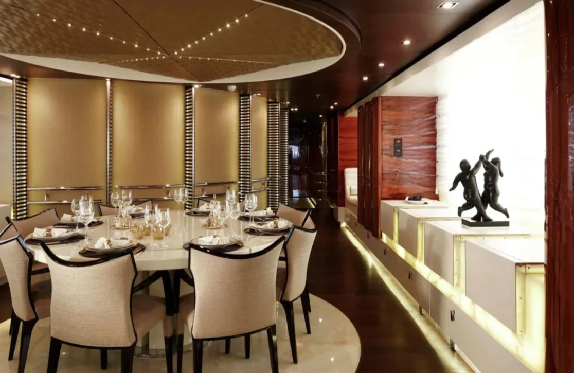 An image of E & E yacht