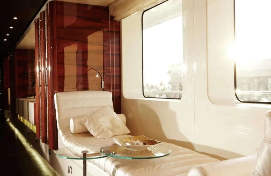 An image of E & E yacht