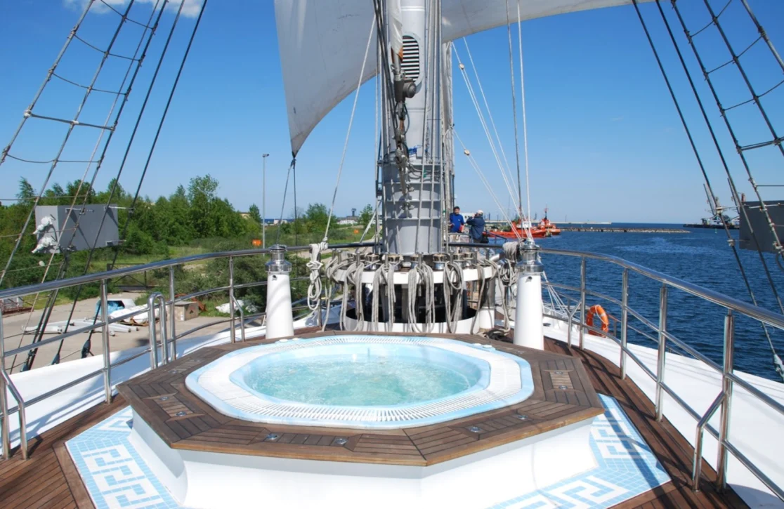 An image of Running On Waves yacht