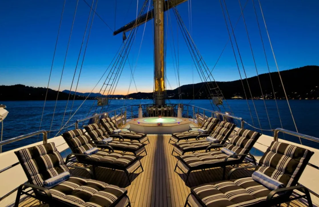 An image of Running On Waves yacht
