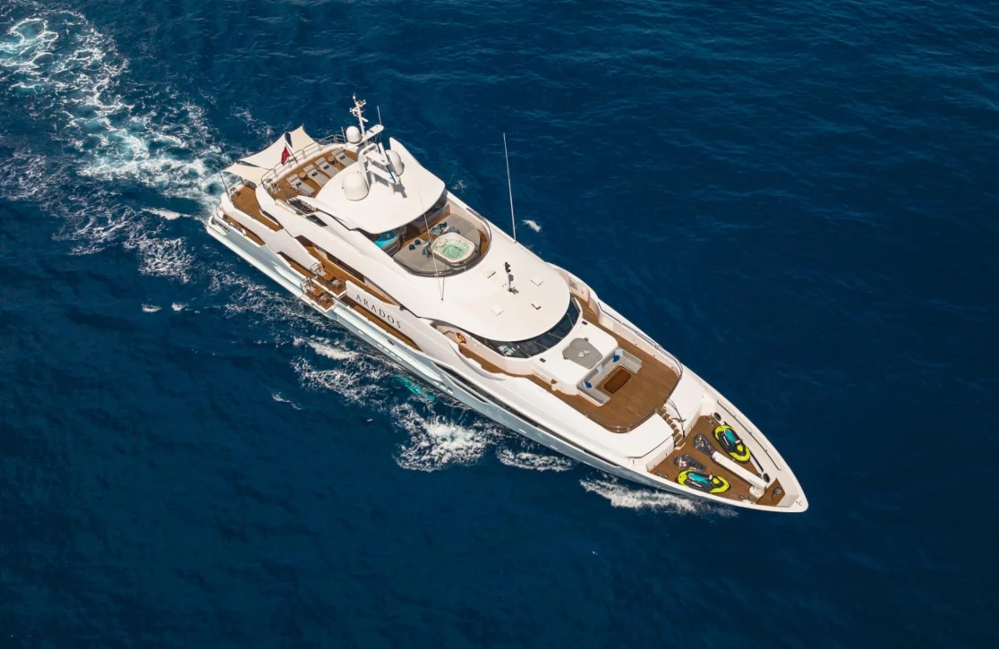 An image of Arados yacht