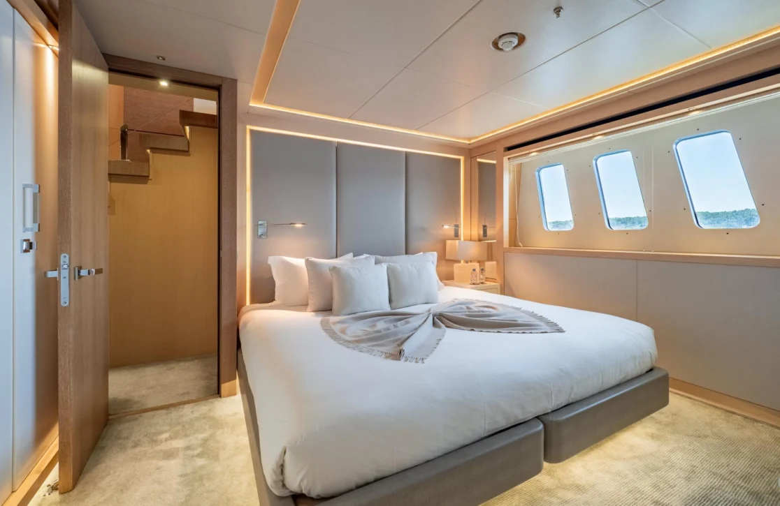 An image of Arados yacht