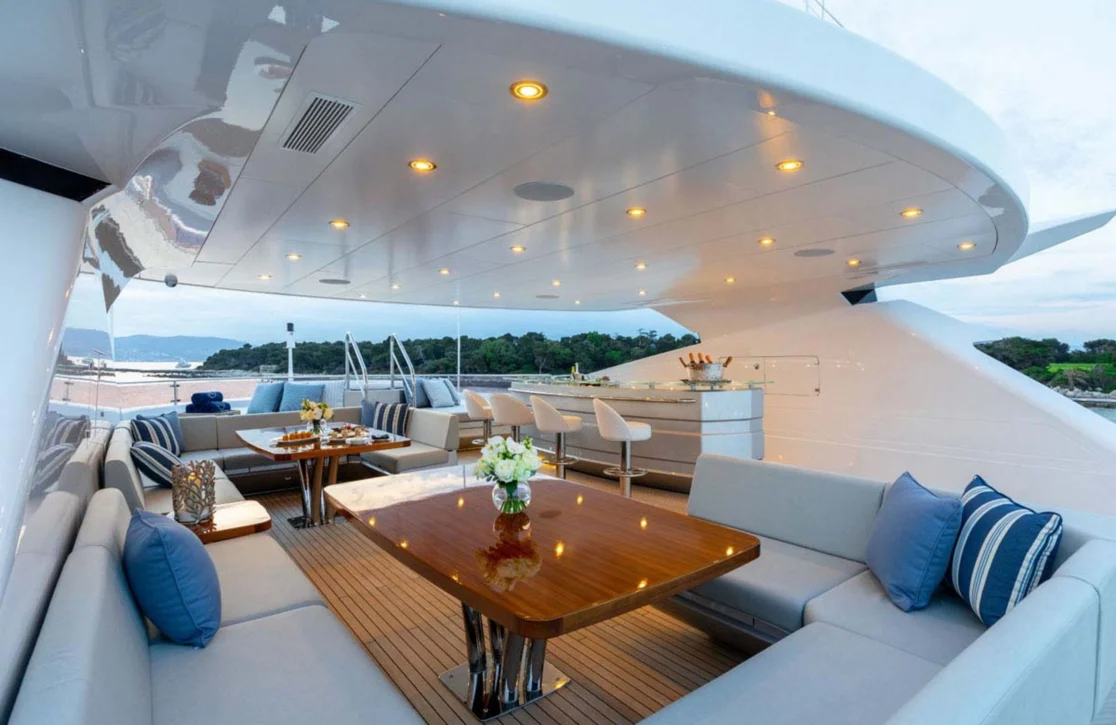 An image of Arados yacht