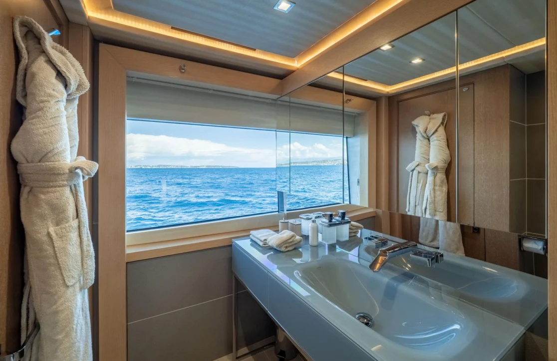 An image of Arados yacht