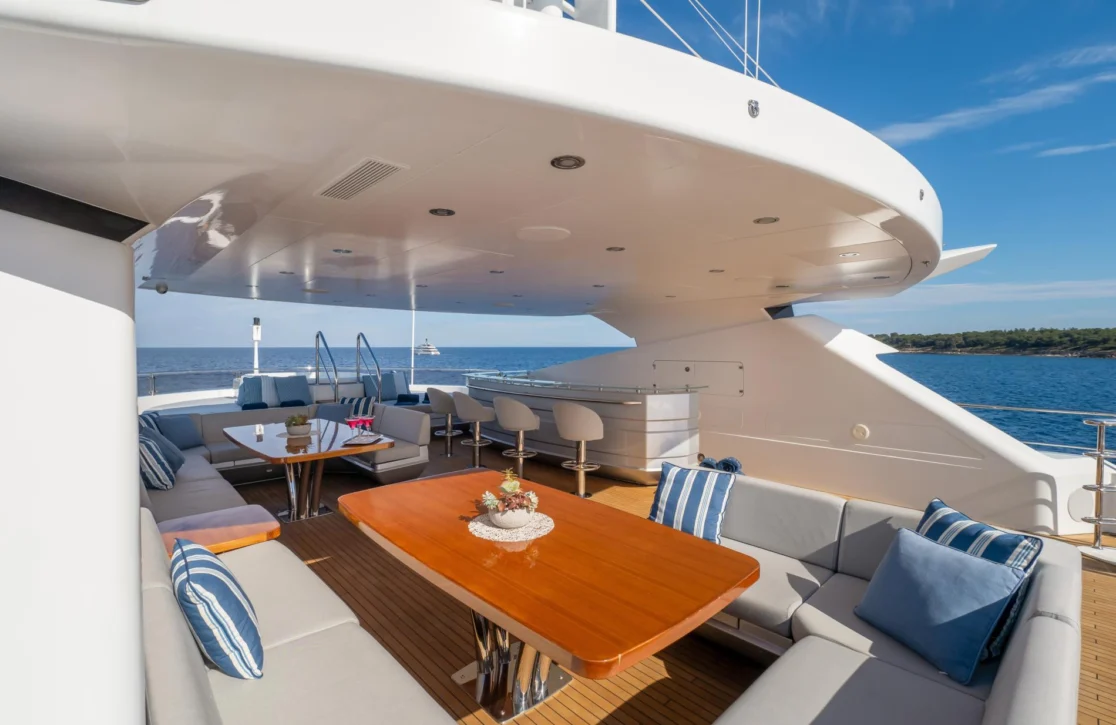 An image of Arados yacht