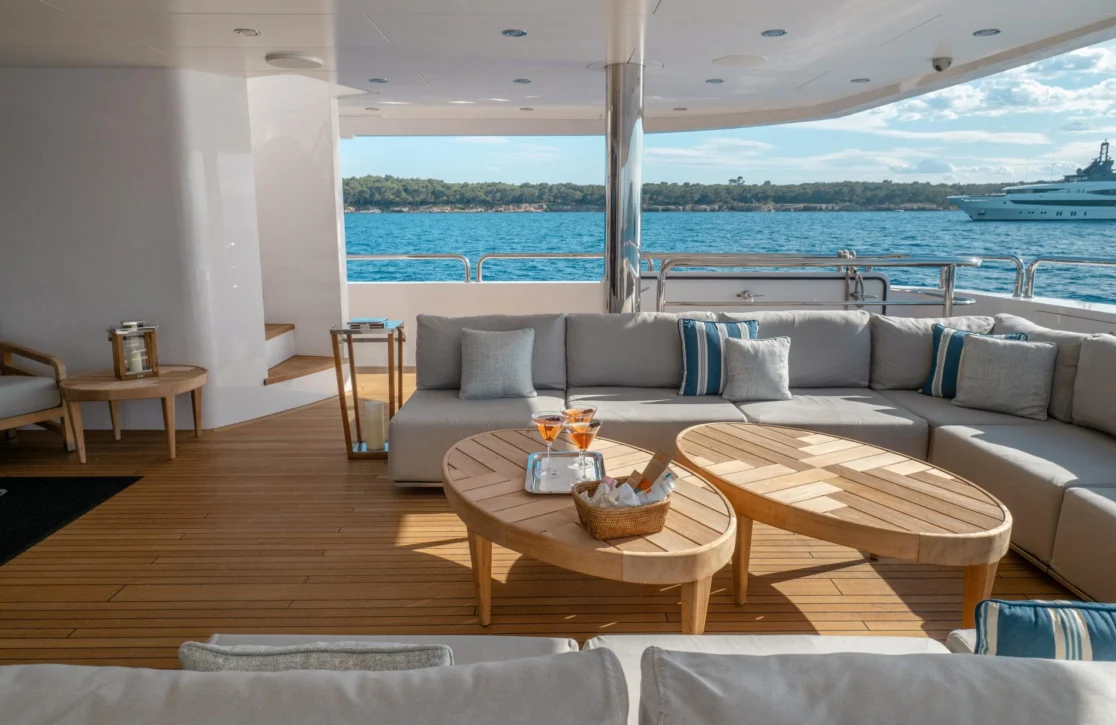 An image of Arados yacht