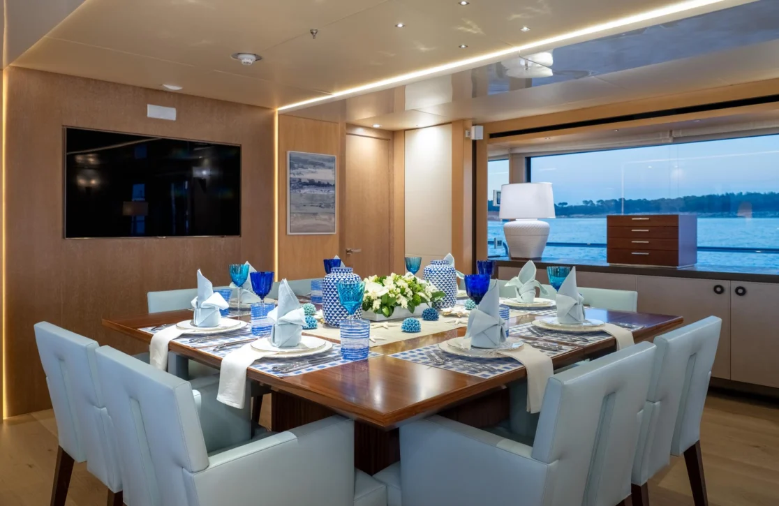An image of Arados yacht