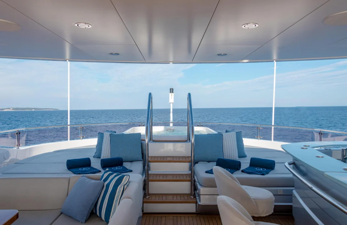 An image of Arados yacht